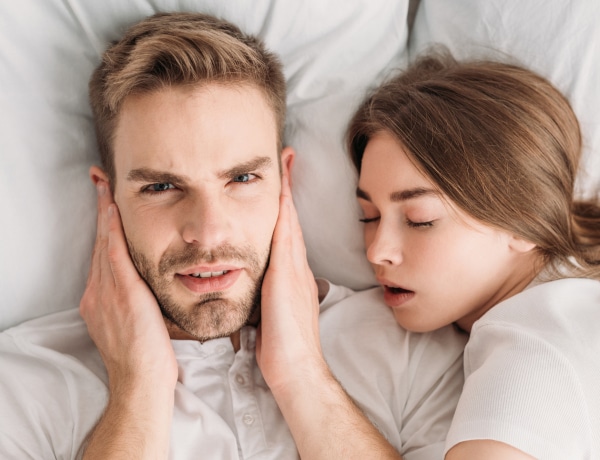 Ezért lehet veszélyes a horkolás ‒ az éjszakai légzéskimaradások nyomában