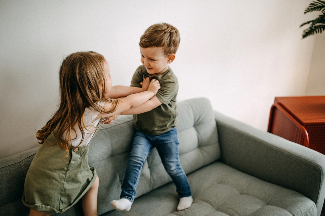 Súlyos mentális problémákat okozhat, ha bántottak a testvéreid