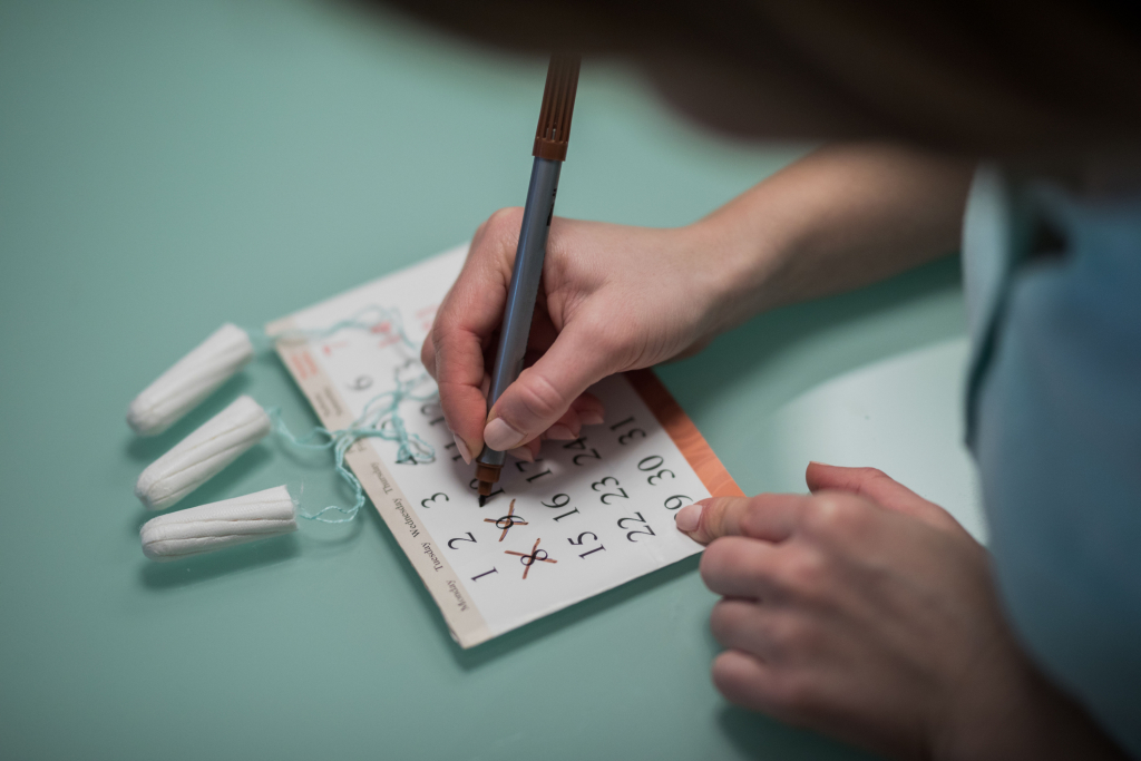 Oltás: Befolyásolhatja a koronavírus elleni oltás a menstruációt?
