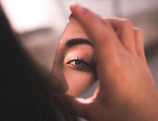 „Ki vagyok Én?” – Te tudod ki vagy a szeretteid nélkül?