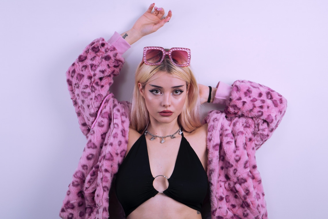 Színes harisnya és habos-babos szoknya? Öltözködési tévutak 30 felett