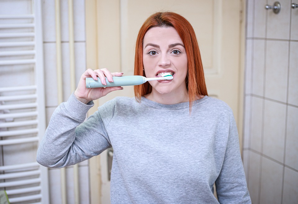 Ha még mindig hagyományos fogkefét használsz, hibát követsz el