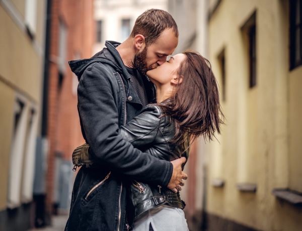 A férfiaknak a csók előjáték. 7 különös tény a csókolózásról