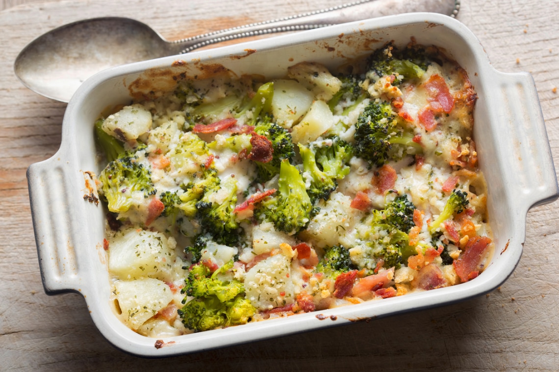 Rakott csirkés-baconos brokkoli