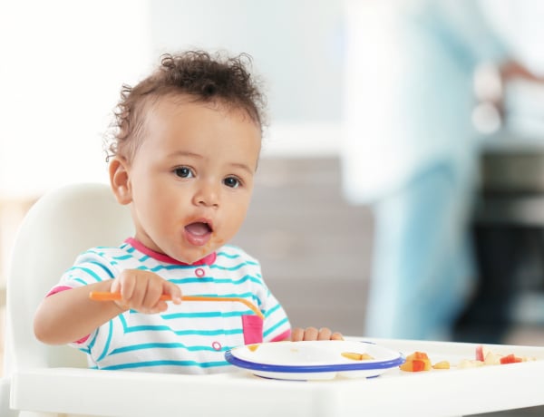 Így tanítsd meg kisgyermekedet önállóan enni