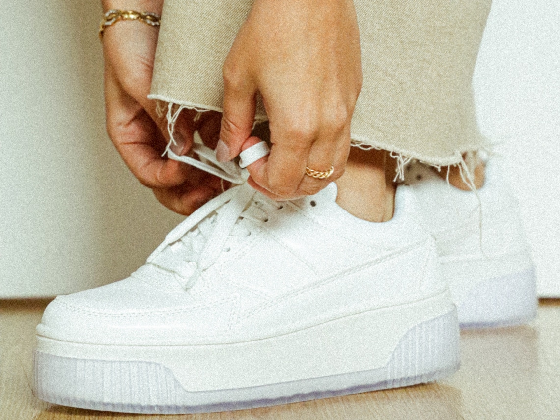 Lábfej pántok, szögletes orr: ilyen a 2022-es cipőtrend