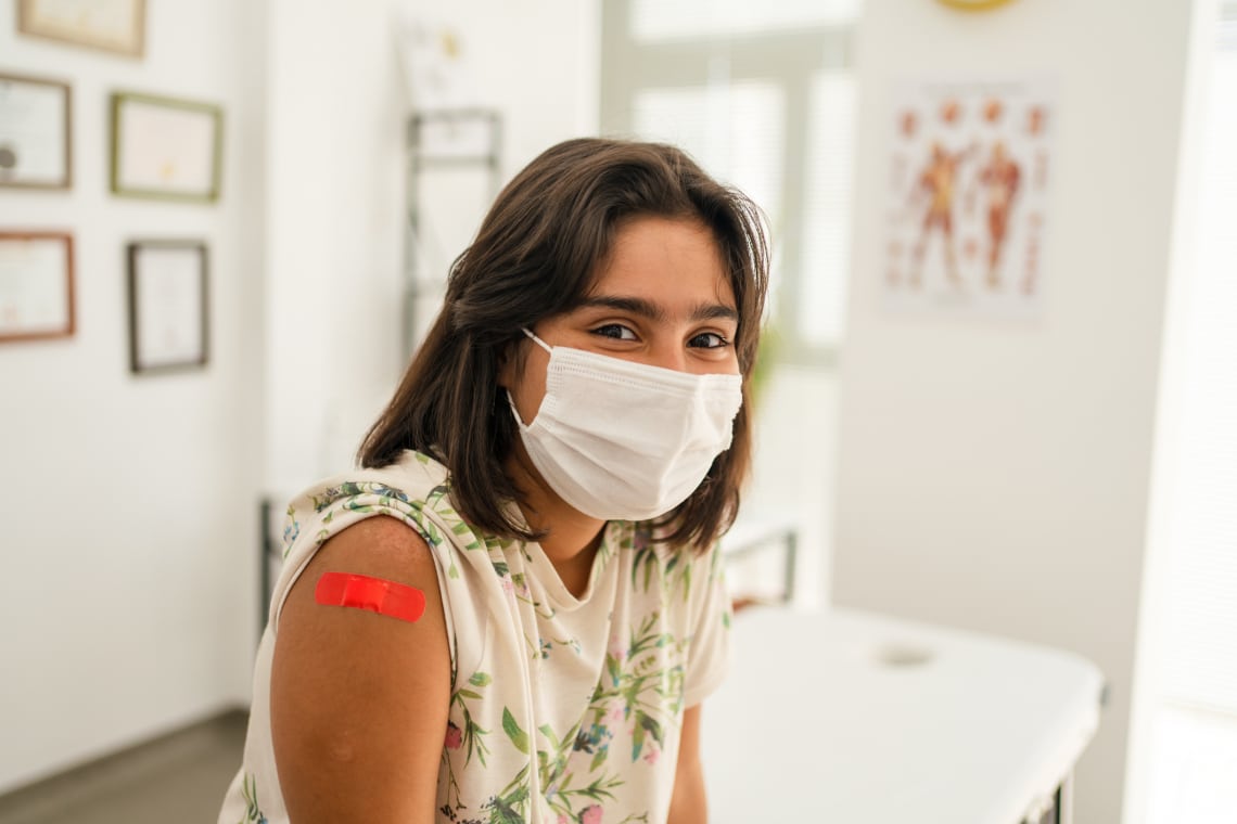 Már 12 éveseknek is ajánlja az emlékeztető oltást a CDC