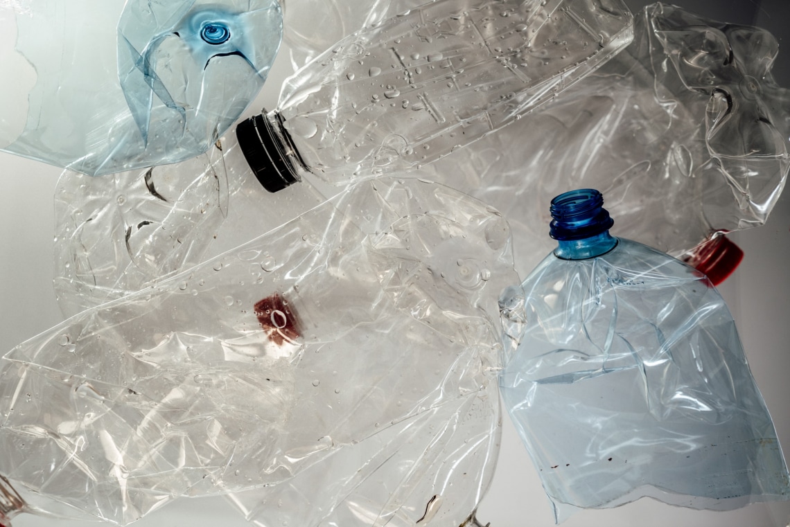 Sokkoló: ilyen veszélyt jelentenek a műanyag palackok és edények