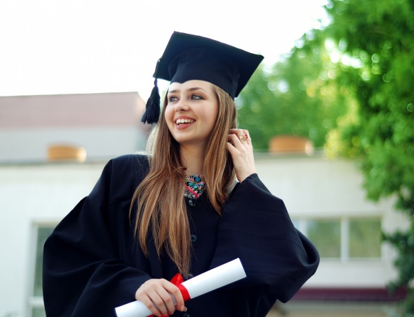 Gyűjtjük a diplomákat, de minek? A diplomahalmozás okai, hátrányai