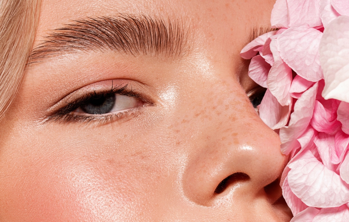 5 házi trükk is van a szemráncaink ellen. Mutatjuk!