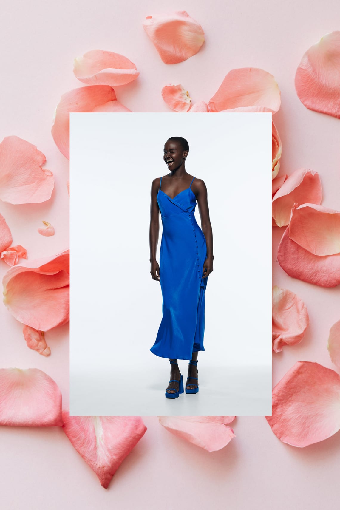 Kék szaténruha a Zarából