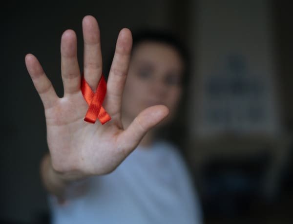 Ma már teljes életet élhet egy HIV fertőzött – és csak ebben az esetben fertőzhet
