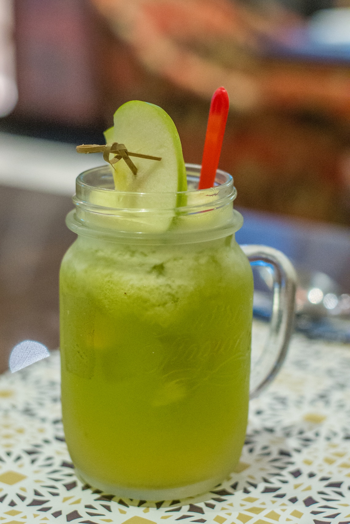 Lime, alma és bazsalikom