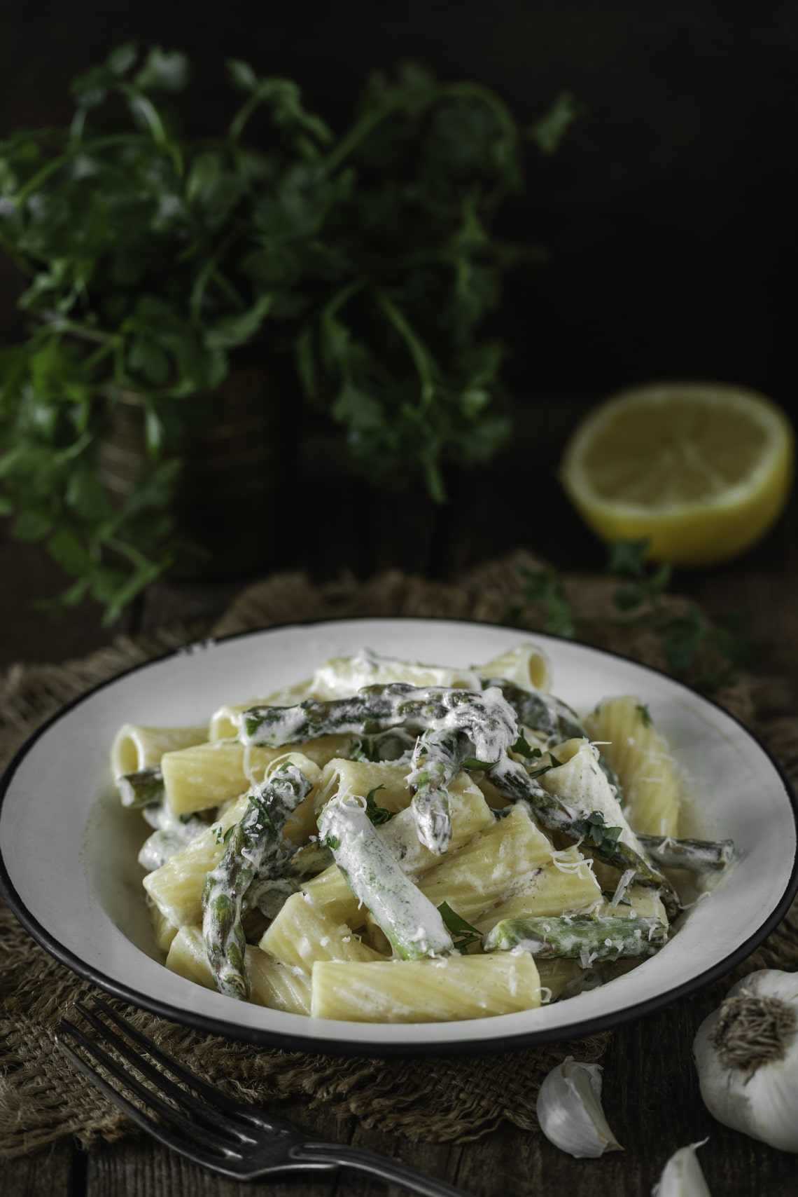 Nem csak vegáknak: sajtos-spárgakrémes tészta