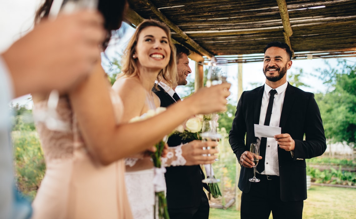 Egyedül mész esküvőre? 4 tipp, hogy így is jól érezd magad
