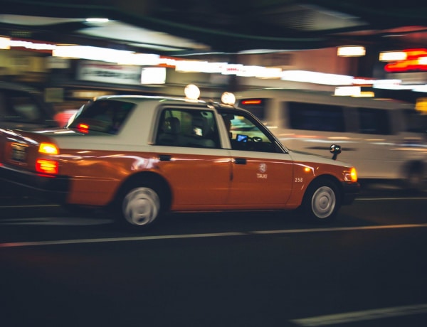 Taxi vagy sofőrszolgálat? Melyik a jobb és miért?