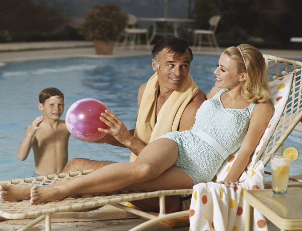 Kötelező szex a férjjel?! Elképesztő szabályok nőknek a 60-as évekből