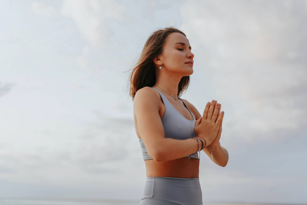 Lelki nyugalom a kanapéd kényelmében: Így indulj otthonról spirituális utazásra