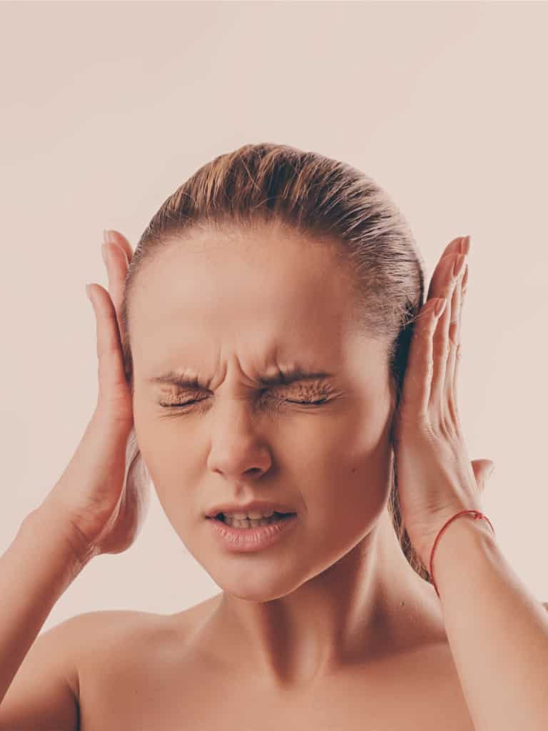 Fájdalmat okoznak a hangos zajok