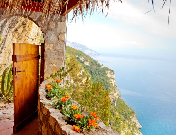 A titokzatos Capri szigete. Hol szálljunk meg, mit látogassunk meg és mit együnk? 