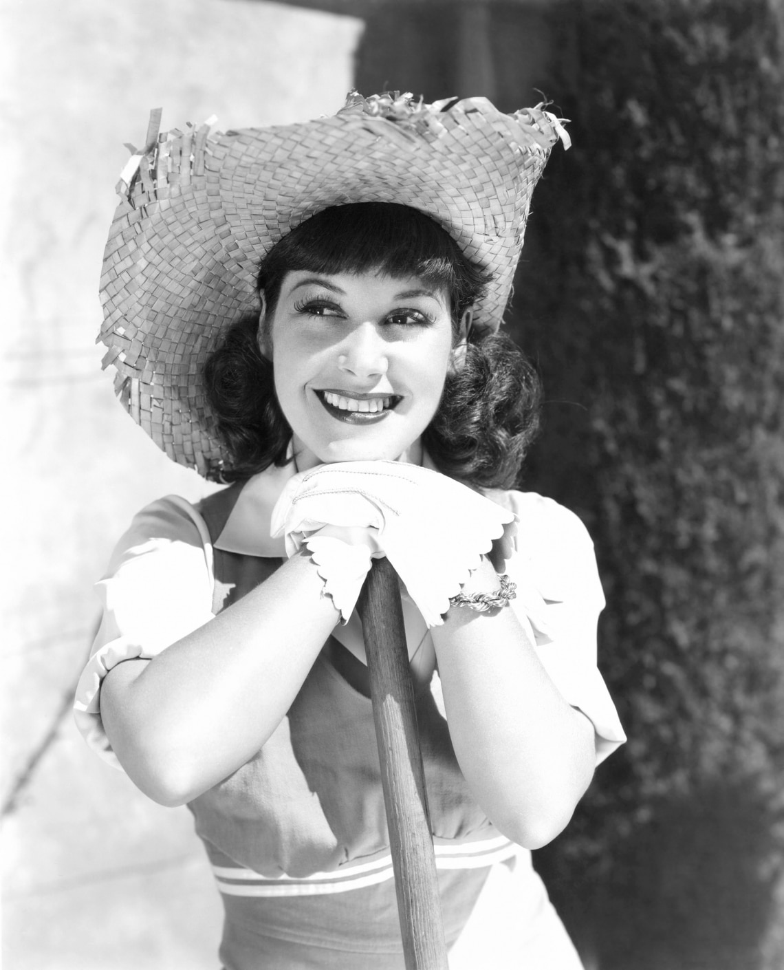 A kezüket is védték