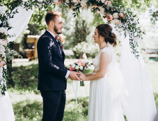 A vőlegény bátyja szerelmet vallott a menyasszonynak – 10 sztori esküvői tiltakozásról