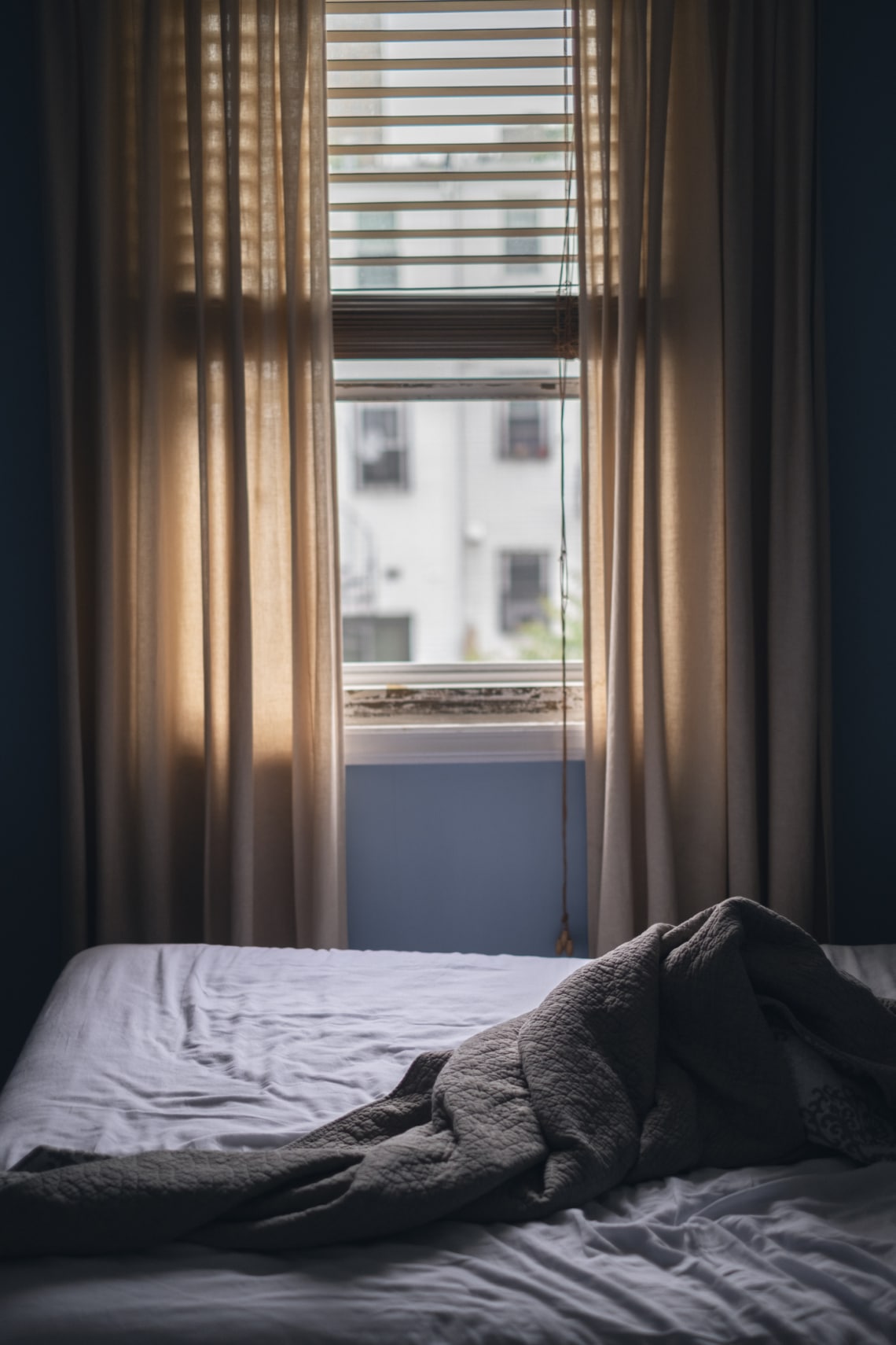 Blokkold a fényeket és a zajokat!