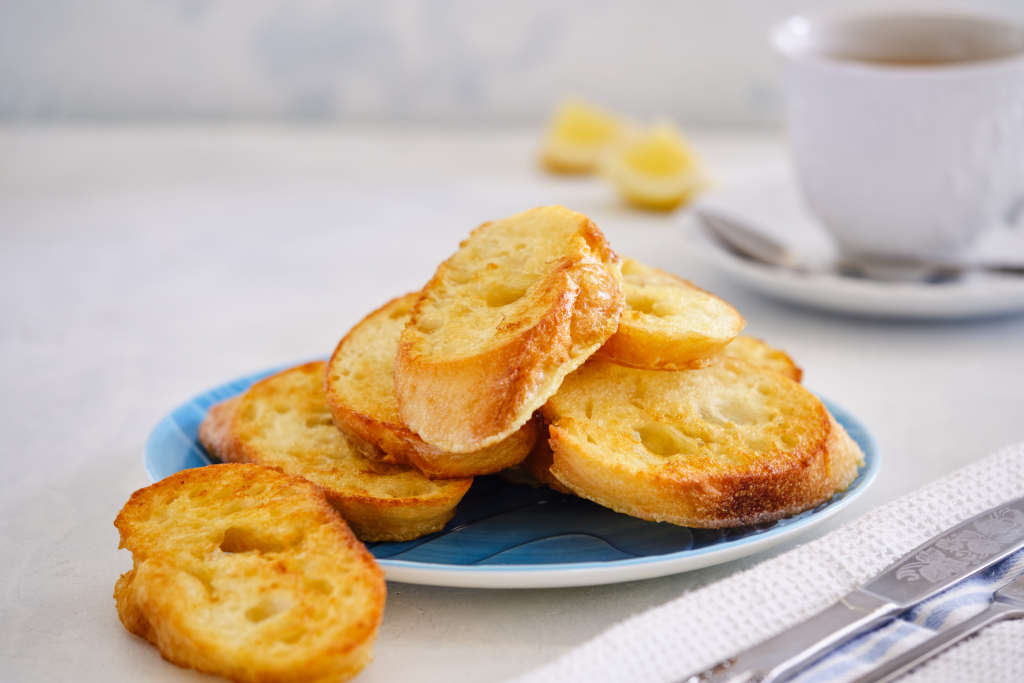 Ezt csináld, ha megszáradt a kifli! 7 szuper recept ötlet maradék kifliből