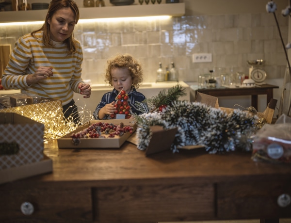 Karácsonyi kézműveskedés kisgyerekkel – 10 szuper ötlet