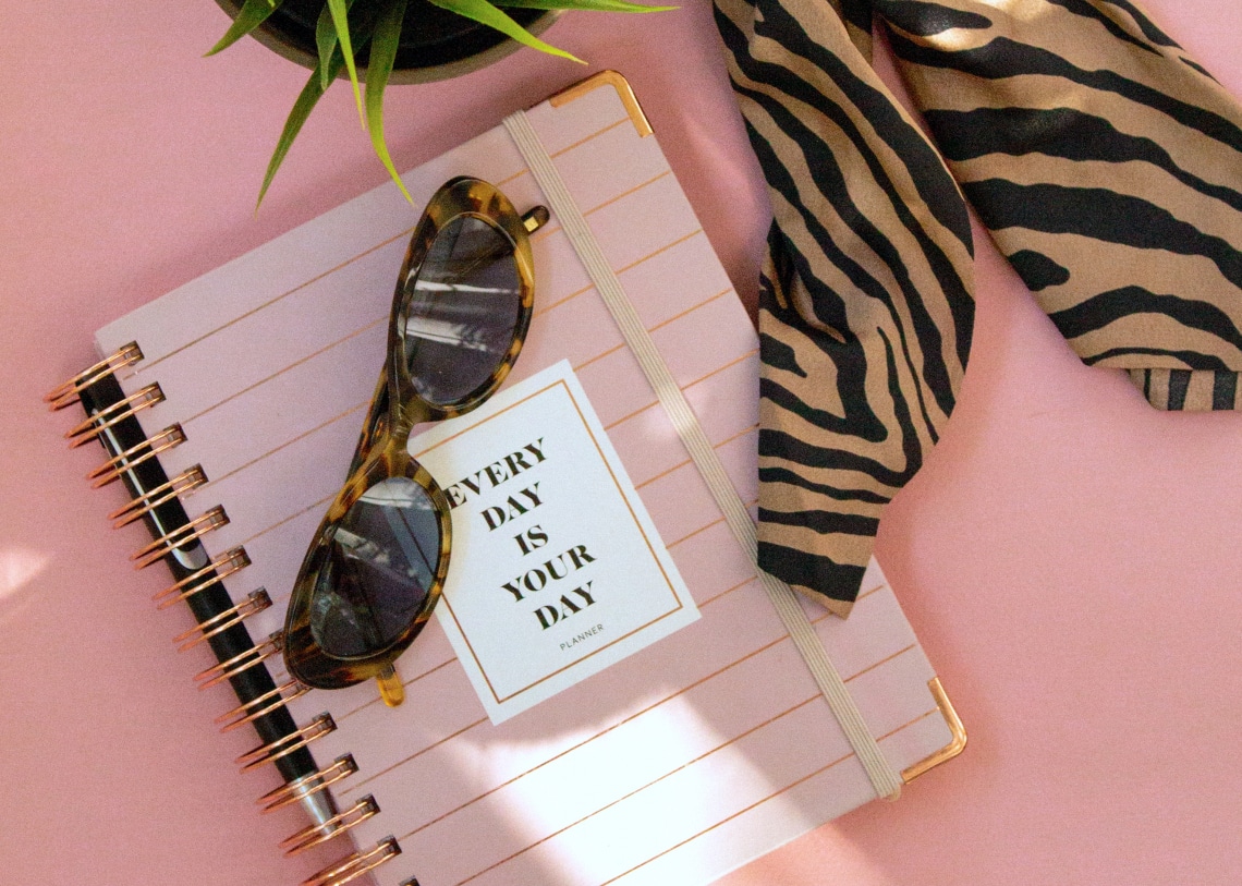 Csodás naptárak és határidőnaplók 2023-ra, hazai tervezőktől