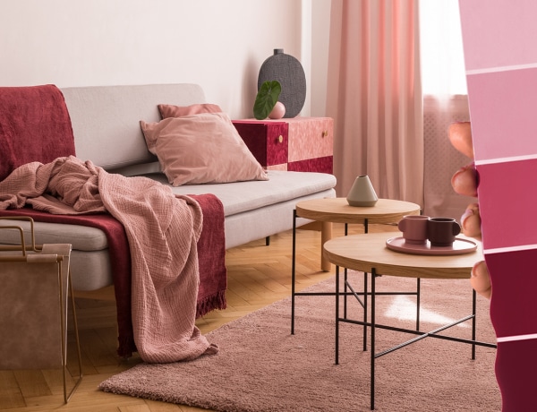 Így használd a Pantone 2023-as év színét, a Viva Magentát a lakberendezésben