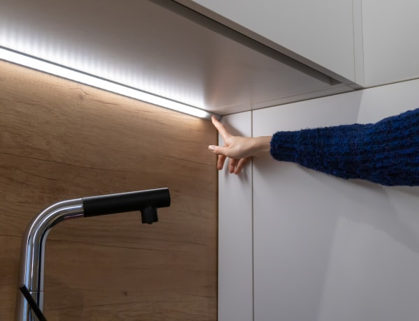 Miért előnyösek a LED szalag vezérlők?