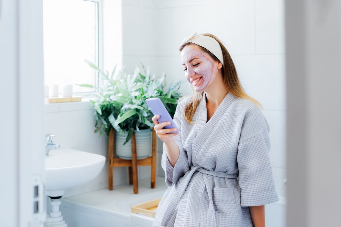 Ezért ne vidd be ezentúl a mobiltelefonodat a fürdőszobába