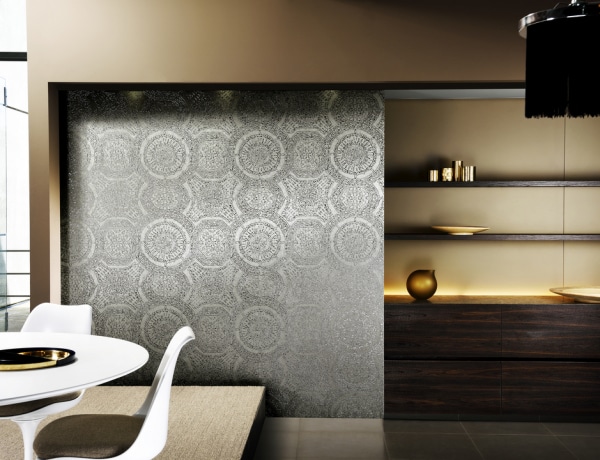 Luxus tapéta trend 2023 – izgalmas textúrák, minőségi anyagok, részletgazdag kidolgozás