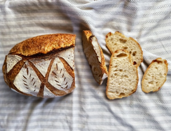 Ez az igazi, minőségi kovászos kenyér titka – Dudás Ivett @kovaszanyu válaszol