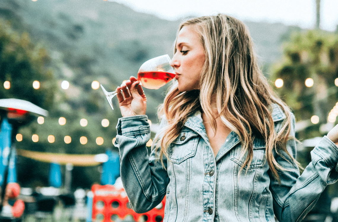 Túl hamar megromlik: ennyi ideig áll el a bor, miután felbontottad