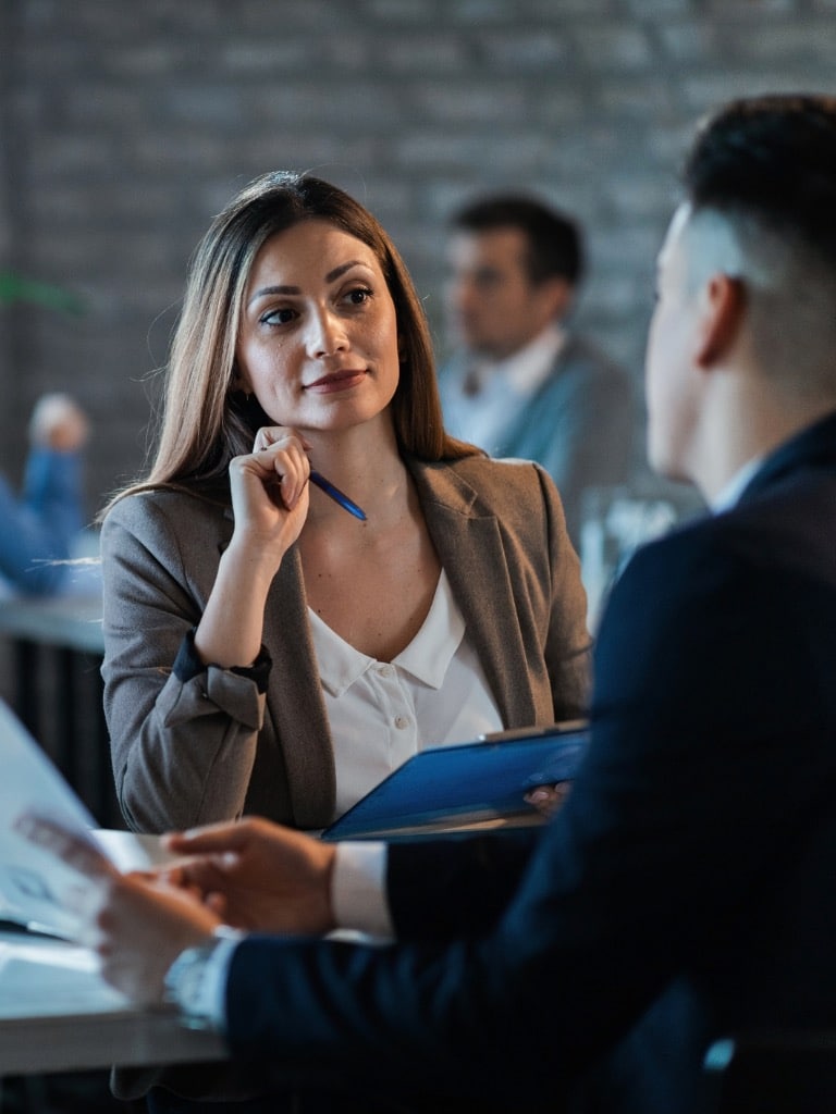 Nem barátkozik, de nem is barátságtalan