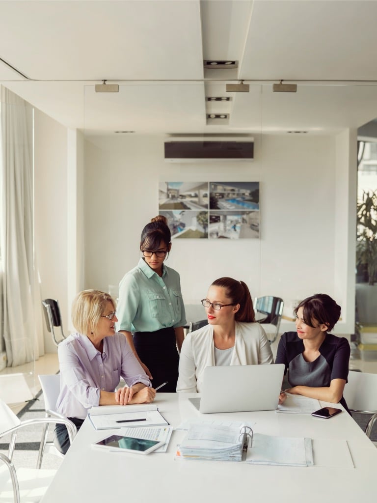 Nem alkalmaz agressziót