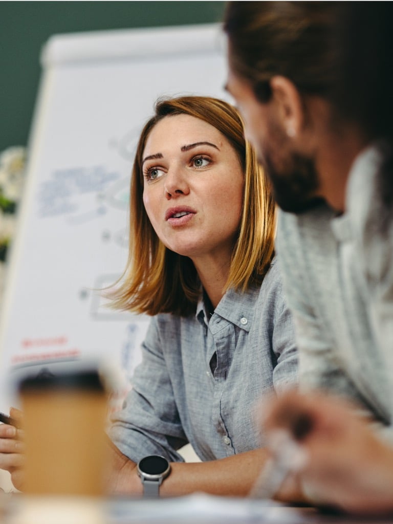 Megfontolt döntéseket hoz