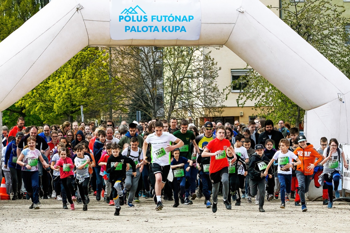 Idén 26. alkalommal rajtol el a Pólus Bevásárlóközpont mezei futóversenye!