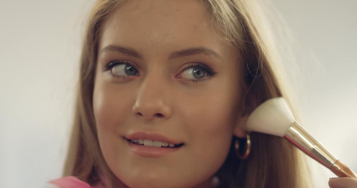 6 sminktipp lefelé ívelő szemre