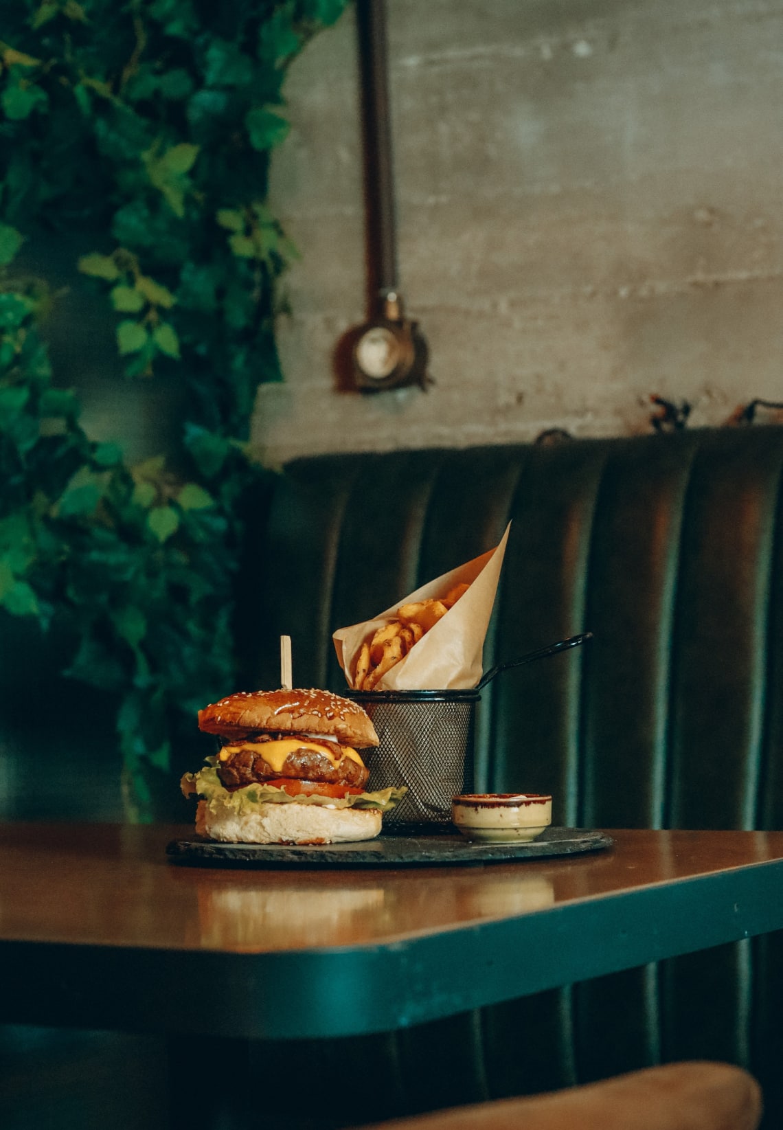 Hamburger sült krumplival
