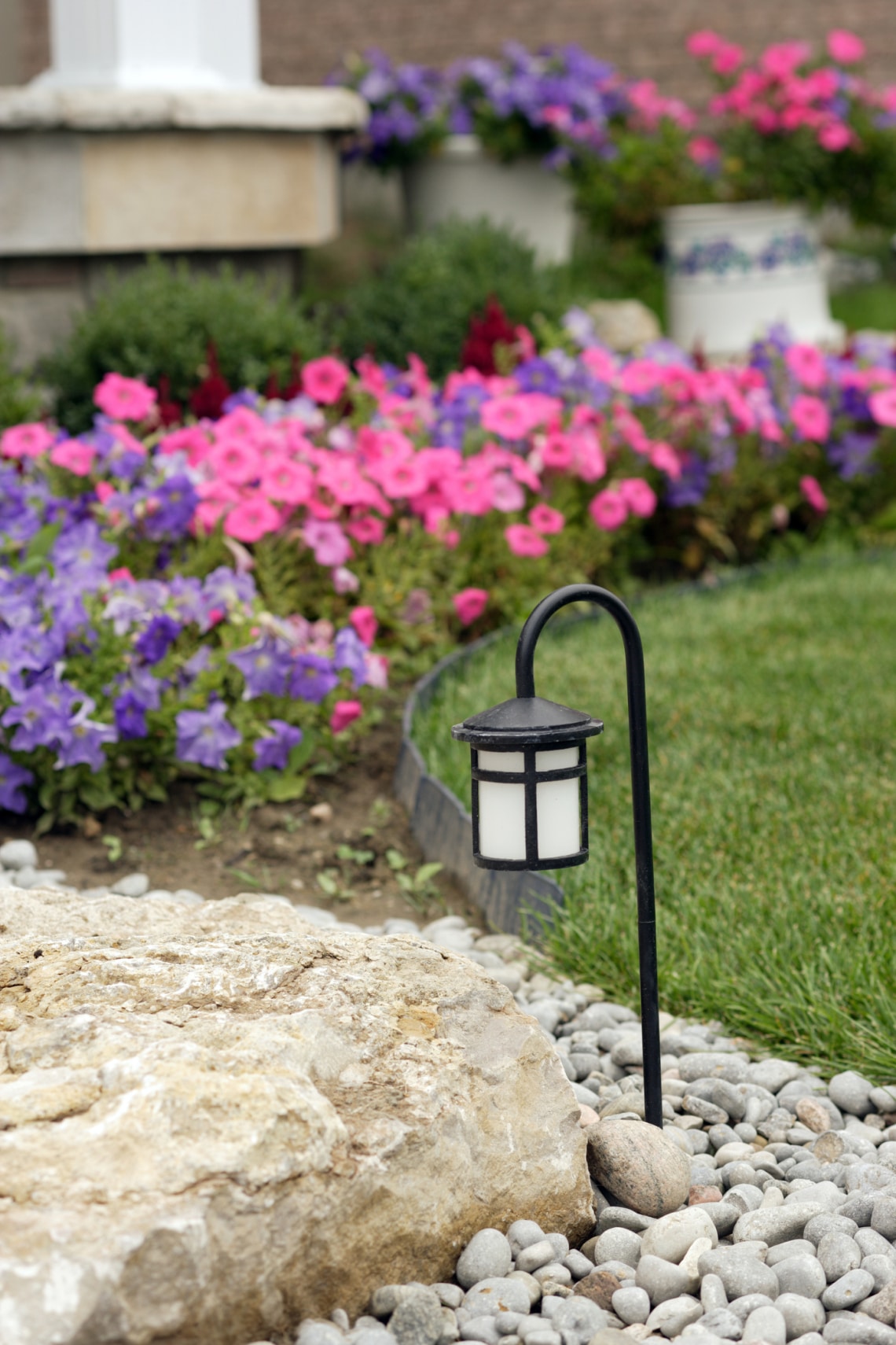 Lámpa: nem csak nekünk fény az éjszakában