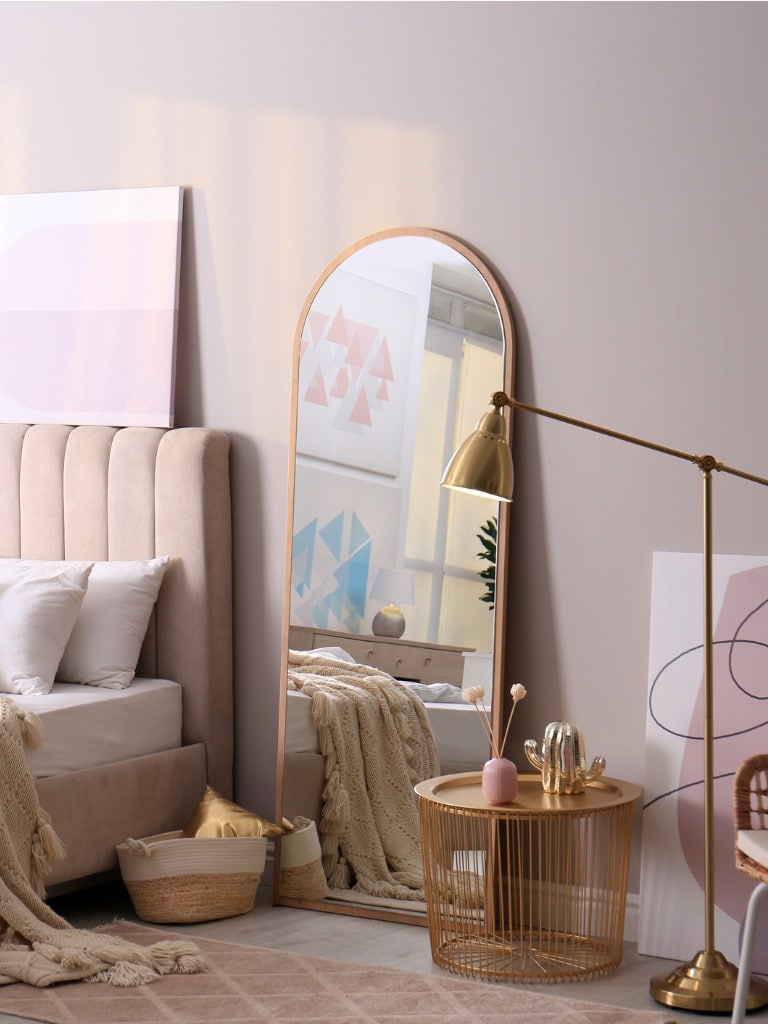 Helyet adsz egy tükörnek