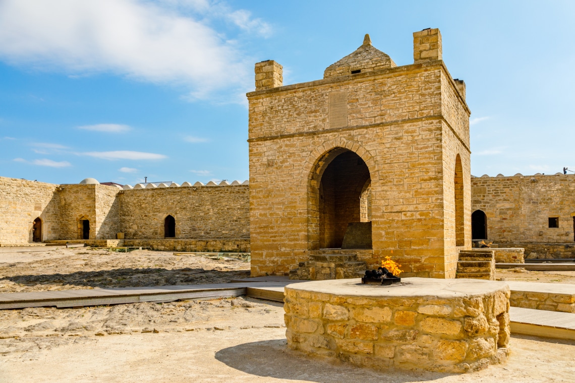 Meseszép látványt nyújt az örökké égő templomok tüze