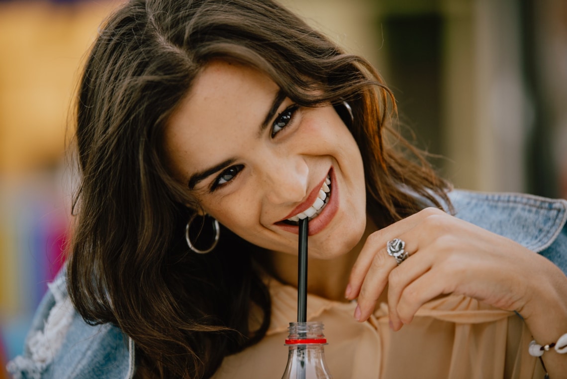 Miért ragaszkodnak az emberek a szívószálhoz?