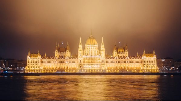 Úszás a történelemben: Budapest gyönyörű fürdői és Szeged ősi titkai