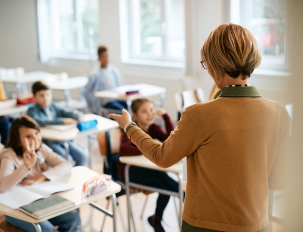 Mit tett a tanárod, amiért azonnal kirúgták? 10 durva történet