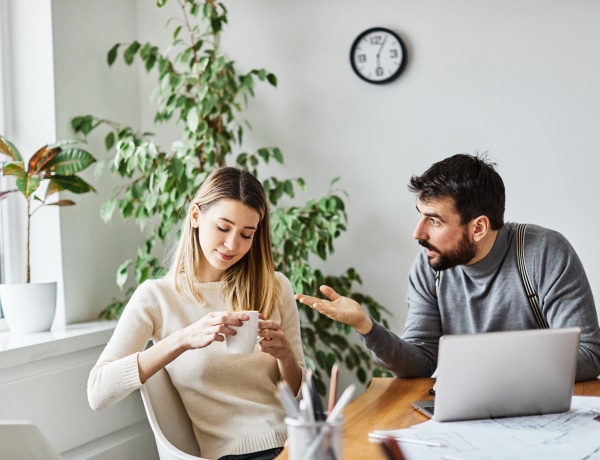 10 jel, hogy totál megbízhatatlan, veszélyes emberrel van dolgod