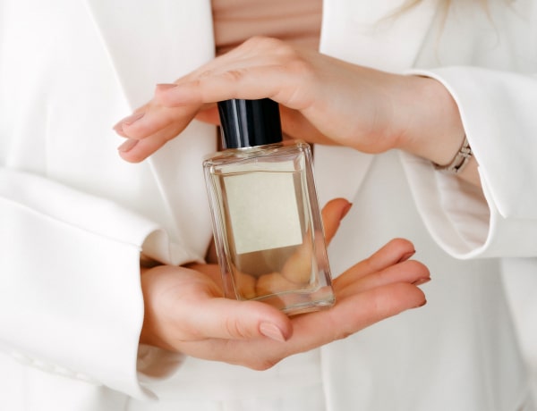 Így használd a parfümödet, hogy a lehető legjobb illatot adja